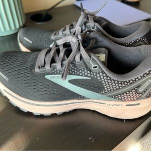 Brooks sneakers